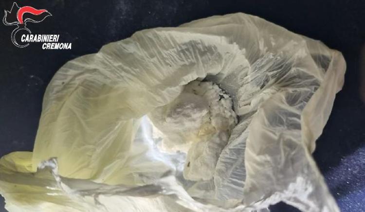 Droga, trentenne bloccato dai carabinieri e denunciato