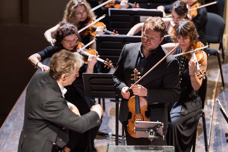 #DIRITTODICRITICA: «Filarmonica Arturo Toscanini con Sokolov», le recensioni degli studenti