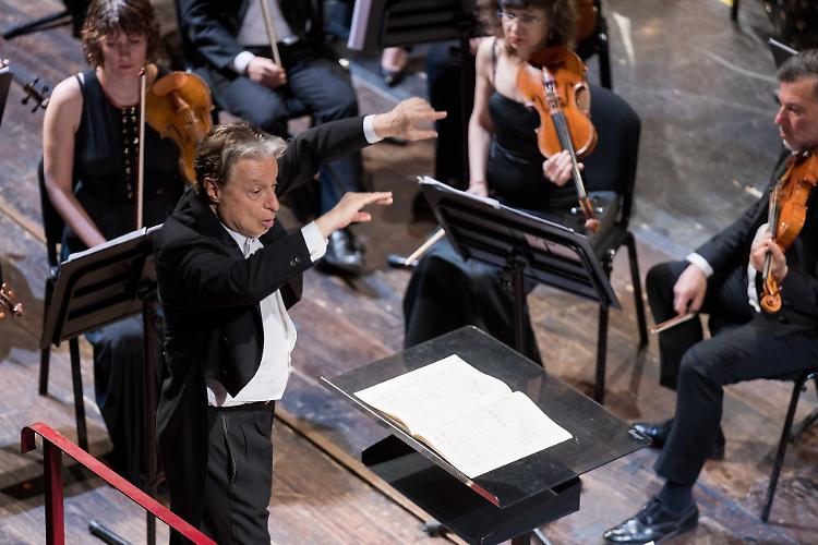 #DIRITTODICRITICA: «Filarmonica Arturo Toscanini con Sokolov», vota l'autore della recensione migliore