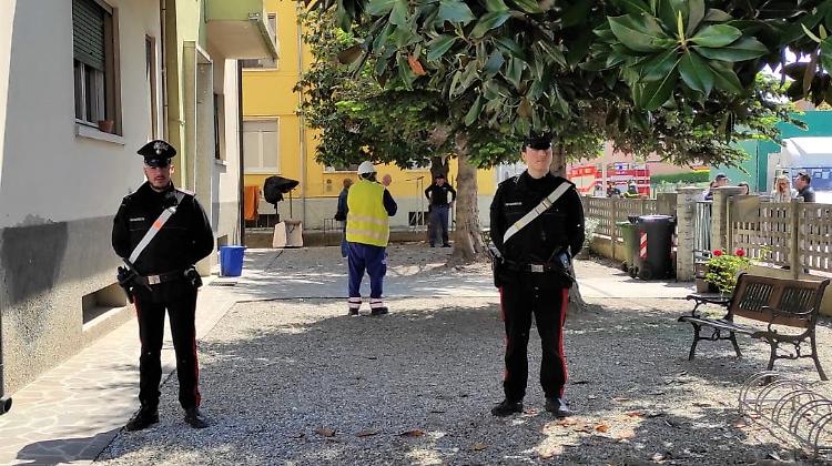 Famiglia sfrattata, proteste e attimi di grande tensione in via Convento