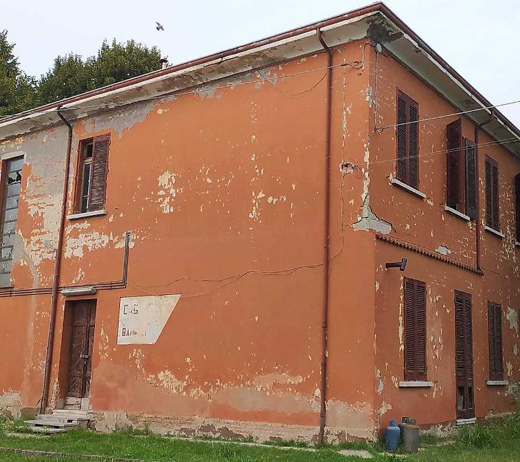 «Non abbattete le vecchie scuole», ma la protesta non basta