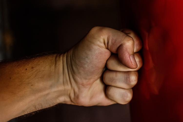 Pugno in faccia al primario, padre condannato a 1 anno di reclusione e 15mila euro di risarcimento