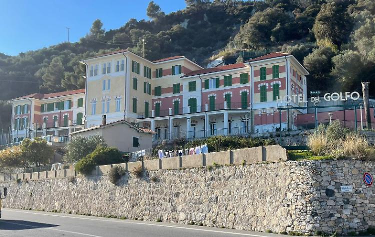 Finalpia, svolta improvvisa. Vendita dell’hotel a un passo