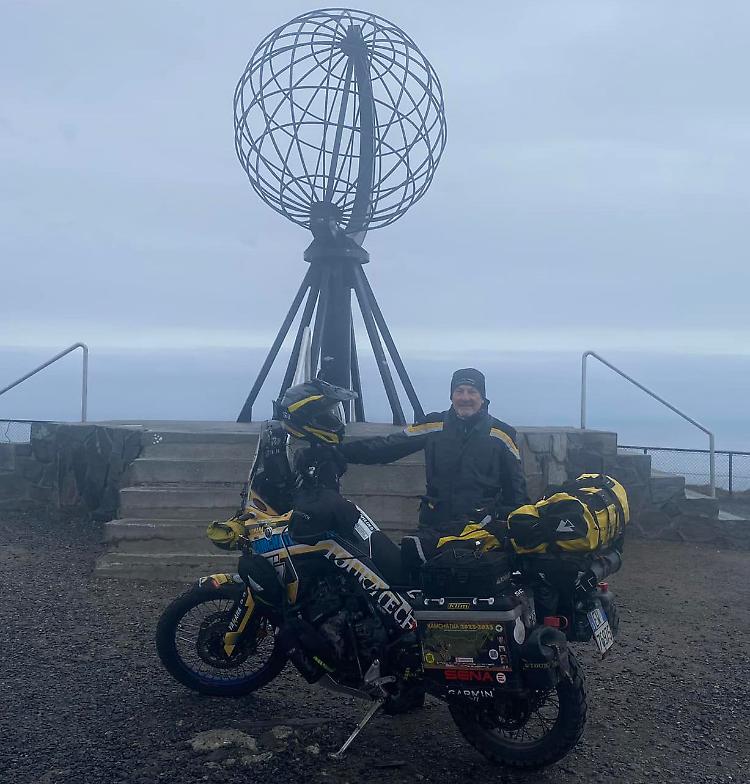 Solidarietà, con la moto fino in Afghanistan per aiutare i bambini