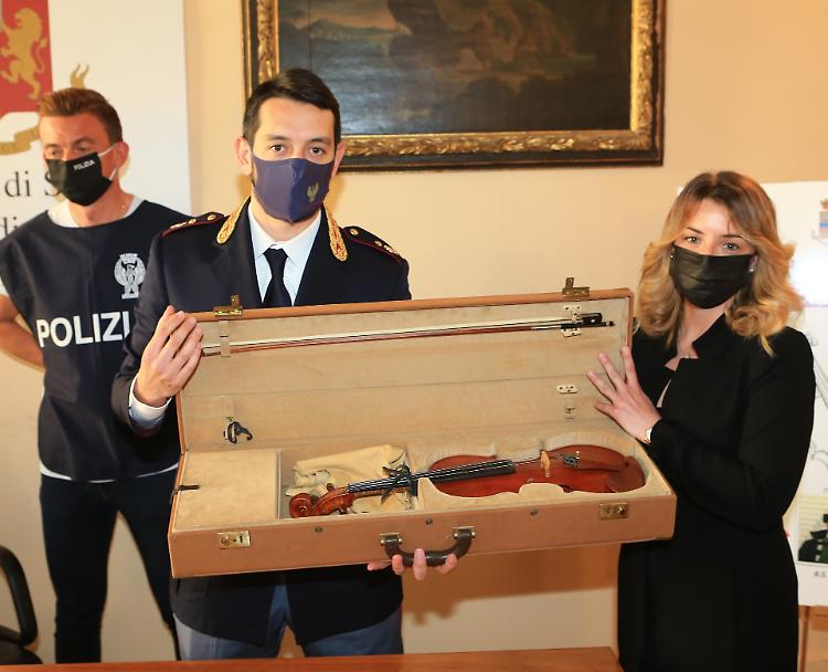 Furto del violino ‘Formaggia’, condanna definitiva per il ‘palo’
