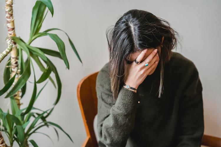 Salute, lo stress mette a rischio la salute dei caregiver