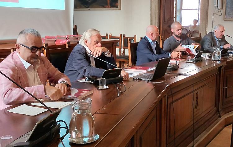 Presentato ‘1952-2022 Juventute et Viribus’, dalla pallacesto alla A2