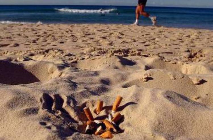 Infortunio sulla spiaggia causato da rifiuti, il Comune deve risarcire