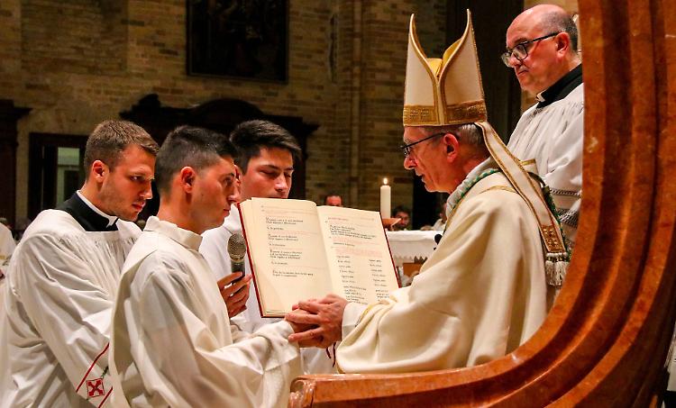 Andrea Berselli diventa don di Crema, Diocesi a trazione giovane