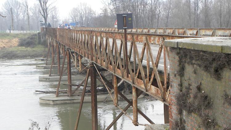 Ponte sull'Oglio inagibile, chiuso dal 9 giugno fino a data da destinarsi