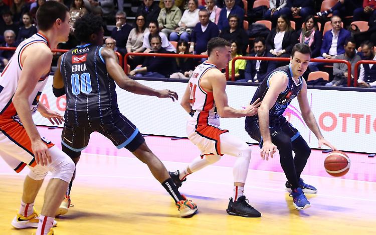 Basket, la sfida per la A  tra Forlì e Vanoli al via mercoledì 14 giugno