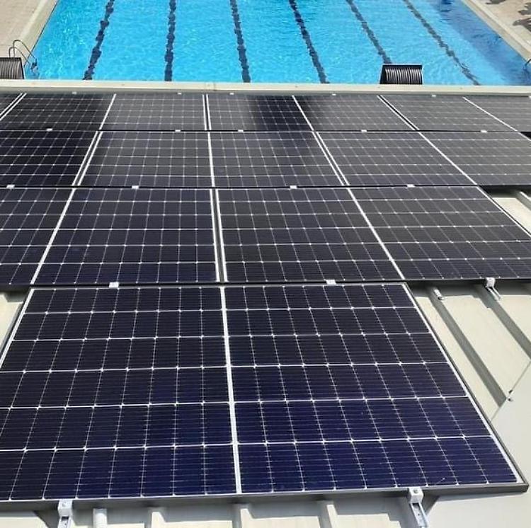 Piscina comunale green. Impatto e consumo zero