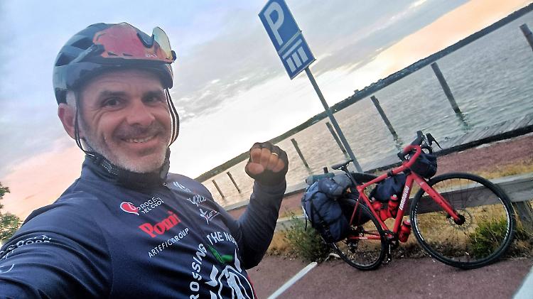 L'impresa. Andrea Devicenzi: il grande Nord in bicicletta