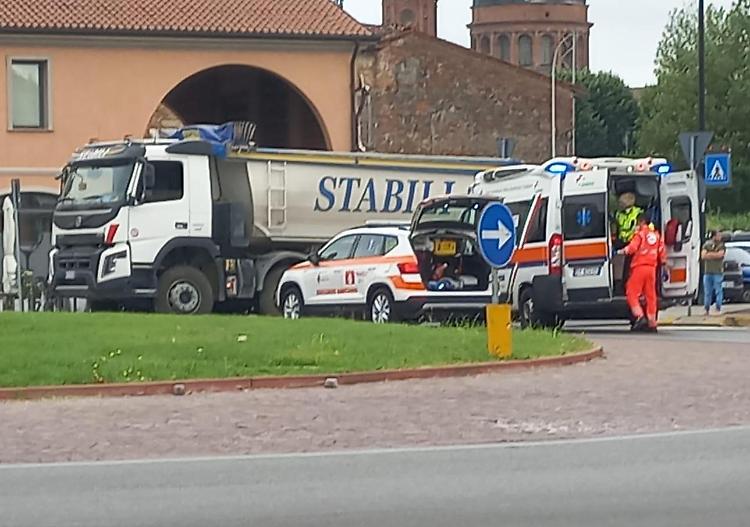 Ciclista investita