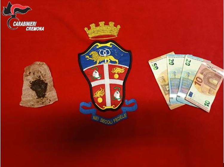 Lotta allo spaccio di droga, pusher 21enne arrestato dai carabinieri