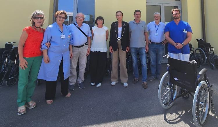 In dono al pronto soccorso 18 sedie a rotelle