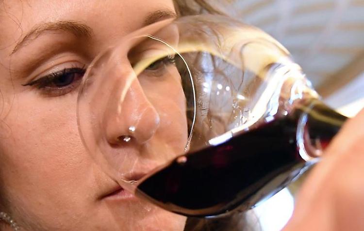 Truffa del finto Bordeaux, a processo 57enne