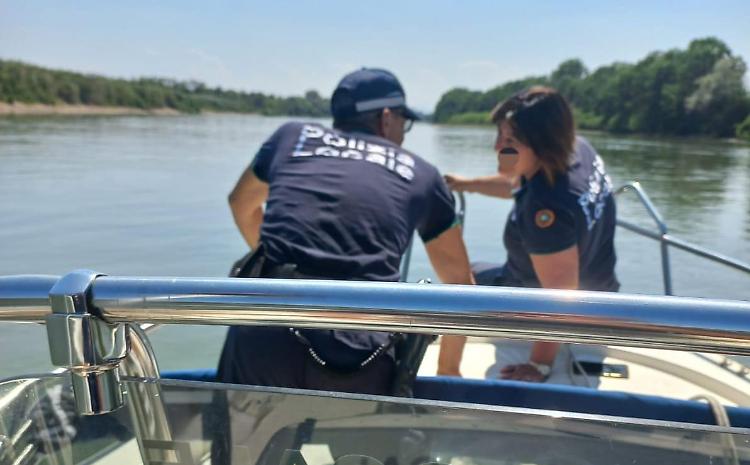 Imbarcazione alla deriva con due persone a bordo, intervento della polizia provinciale 