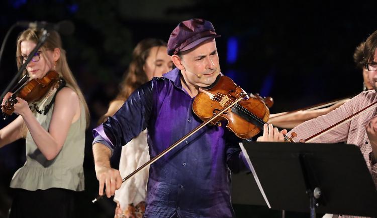 Stauffer: con Igudesman in scena l’allegria
