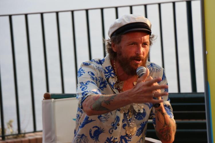 Jovanotti cade in bici a Santo Domingo, femore rotto