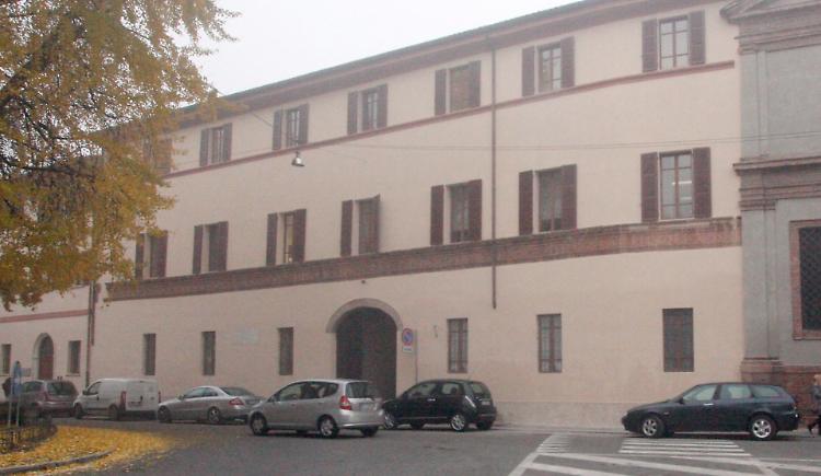 Inquilini Aler sul piede di guerra: "Cento chilometri per consegnare i documenti"