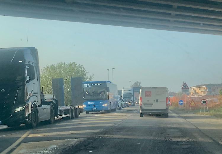 Incidente sulla A21 all'altezza di Caorso: casello chiuso