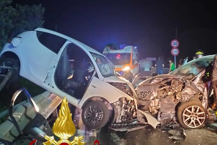 Scontro frontale tra due auto in Gallura, morte due turiste