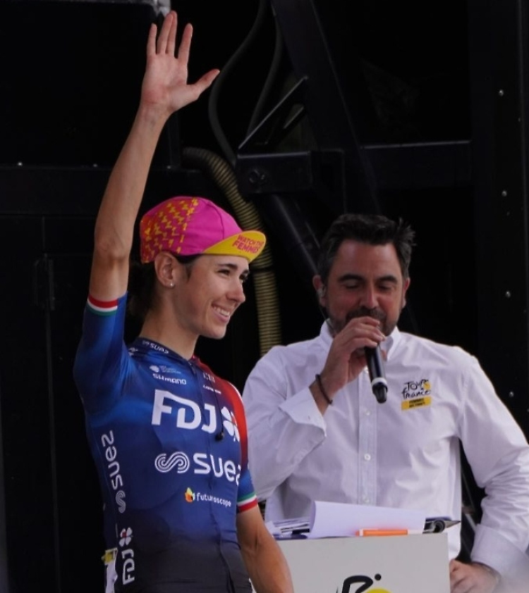 Tour de France: Marta Cavalli frenata dal freddo
