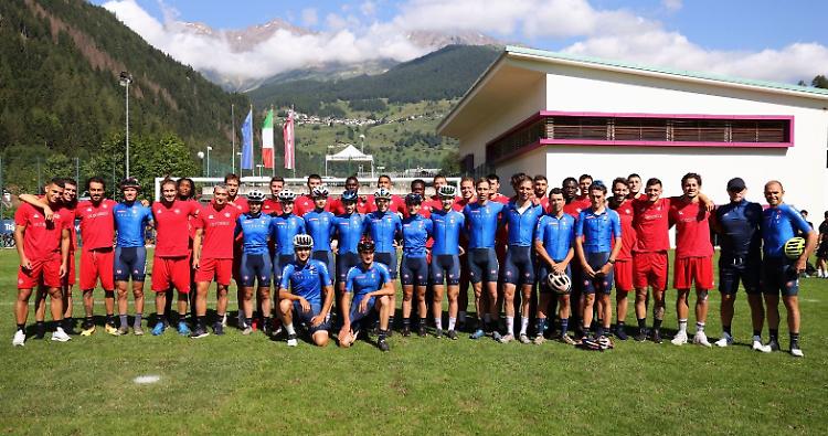 Calcio serie B: la Cremonese si veste di azzurro nazionale