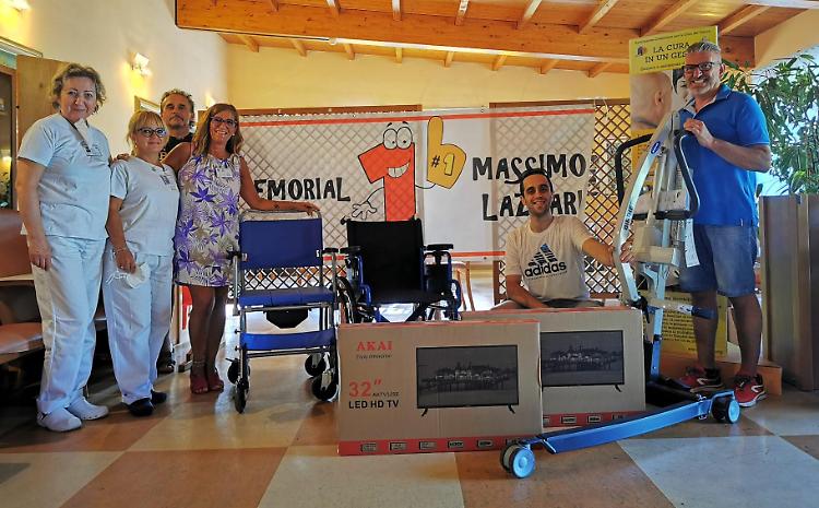 ACCD: donati nel ricordo di 'Lazza' un sollevatore, 2 carrozzine, 2 comode e 2 televisori