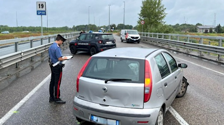 Frontale sul ponte: forti rallentamenti