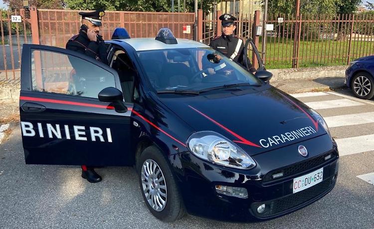 Violenze in famiglia, un 43enne finisce in cella
