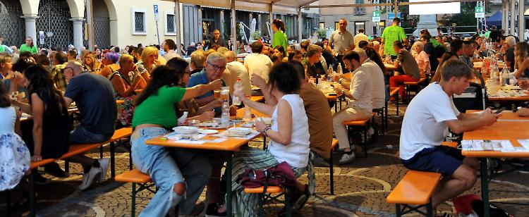 Tortelli in piazza, primo assaggio