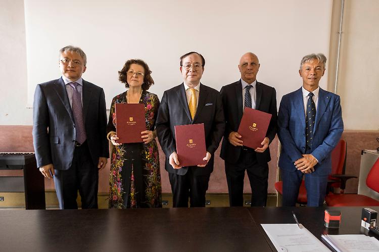 Liuteria,  l'arte di Stradivari s'impara a Pechino