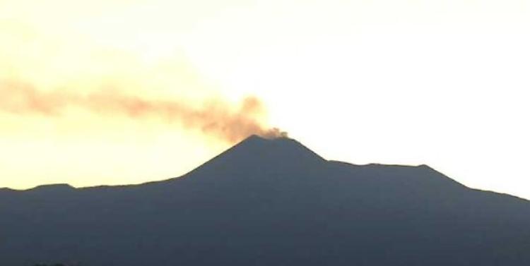 Etna, Protezione civile: l'allerta sale a 'preallarme' 