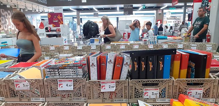 Caro libri, ma non solo: stangata per le famiglie