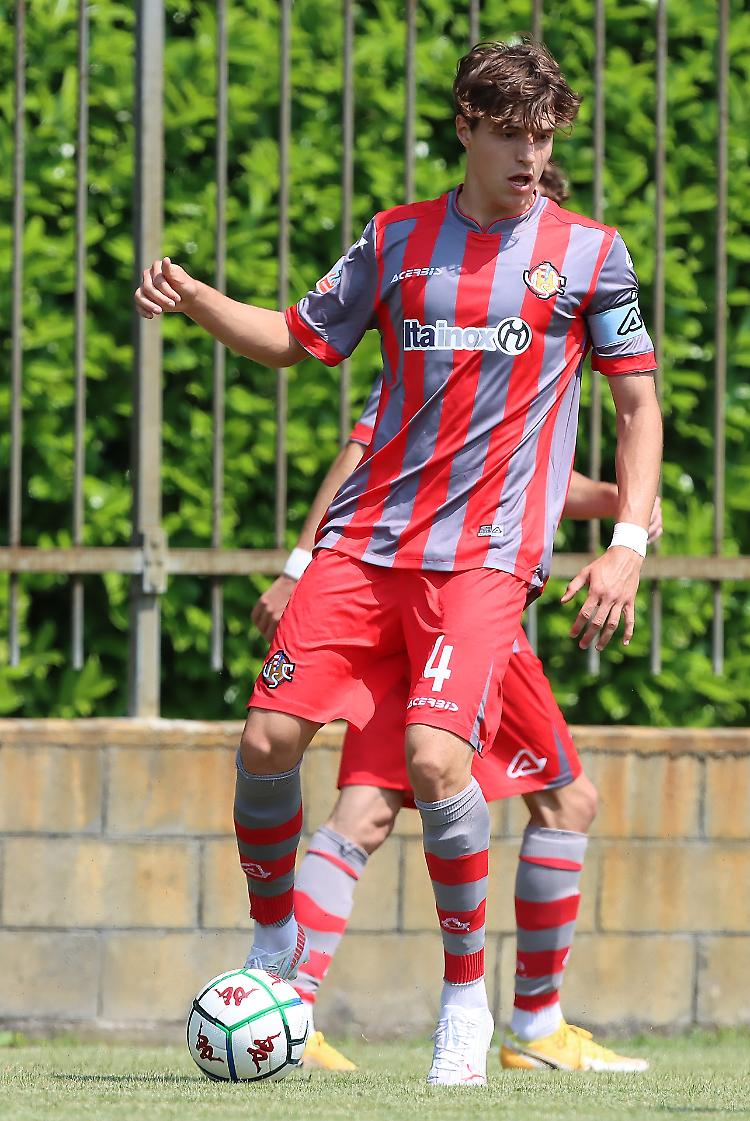 Calcio, la Cremonese cede Ghisolfi