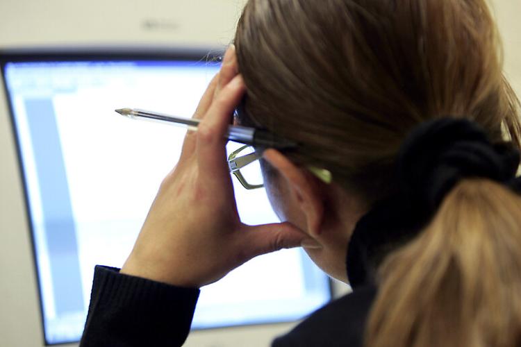 Il lavoro c'è, ma è precario: il posto fisso arretra