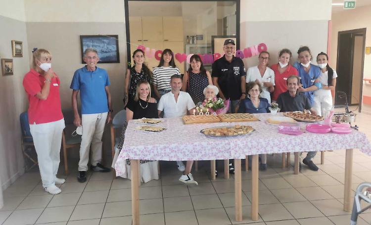 I bachi da setanei 100 anni di Aida