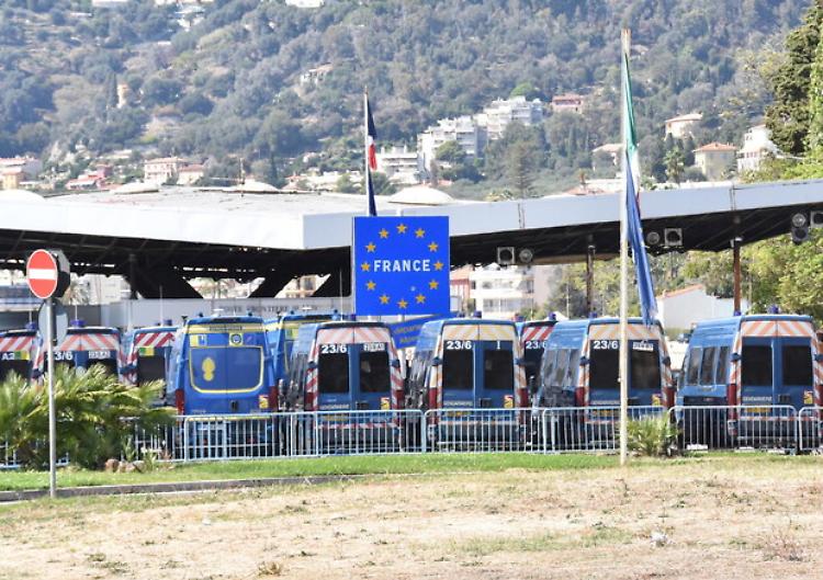 Migranti, la Corte Ue boccia i respingimenti al confine in Francia