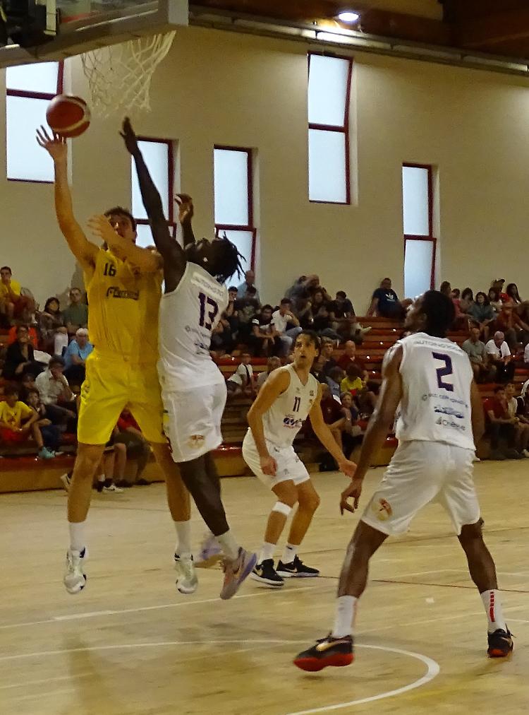 Basket serie A2: ko in volata per la Juvi contro l'Assigeco