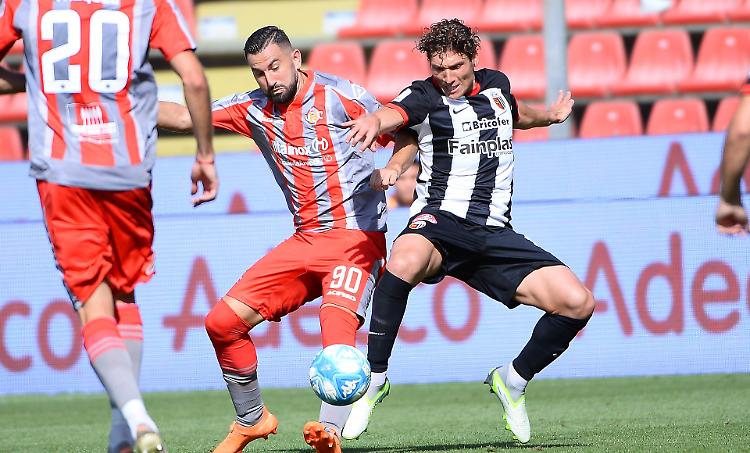 Calcio serie B: alla Cremonese non basta Coda, altro pareggio contro l'Ascoli