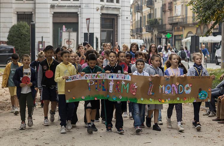 Pulire  il mondo, la lezione dei bambini