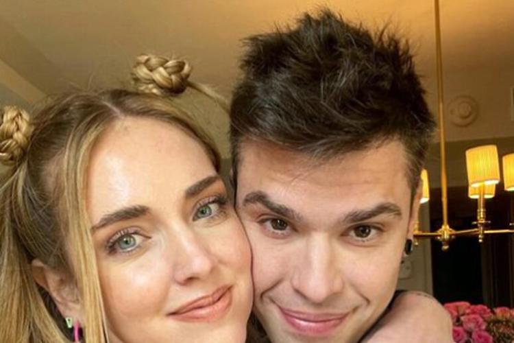 Chiara Ferragni torna in anticipo da Parigi, ansia per Fedez