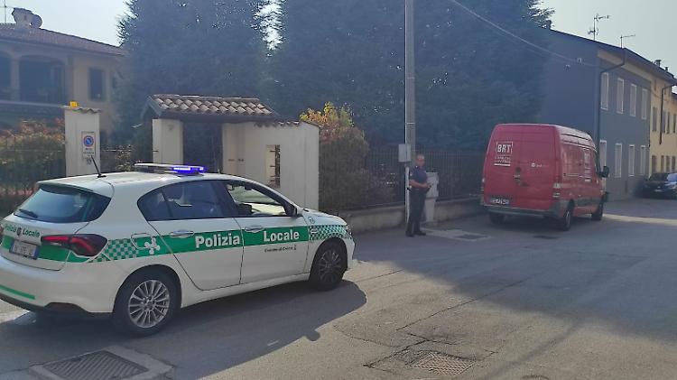 Infarto mentre consegna la merce, morto un corriere 46enne