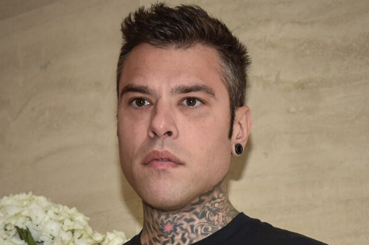 Fedez ancora ricoverato