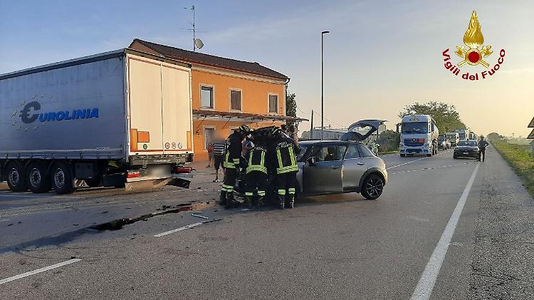 Incidente sulla Padana Inferiore, il bilancio è di 3 feriti