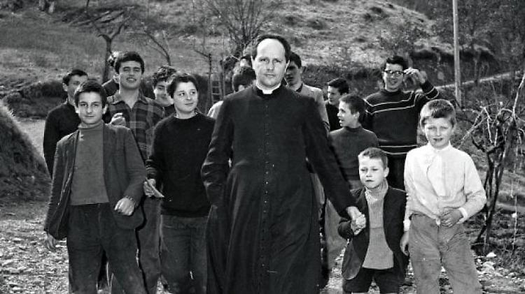 Don Lorenzo Milani e la costituzione italiana: i semi della democrazia