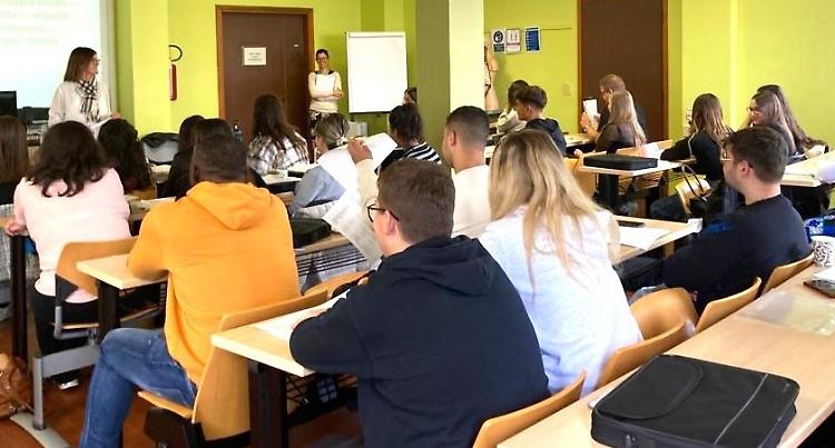 Professioni sanitarie: al via le lezioni, infermieristica e fisioterapia al completo