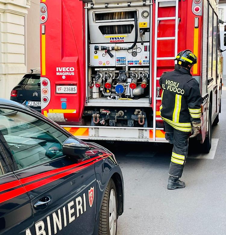 Non risponde né alla porta né al cellulare, al B&B scatta l'allarme: stava dormendo